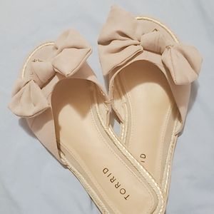 TORRID bow slides